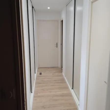 Bel Spacieux Refait A Neuf - Renewed Homestay